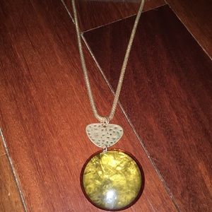 💜💜NWT gold NECKLACE with MEDALLION💜💜